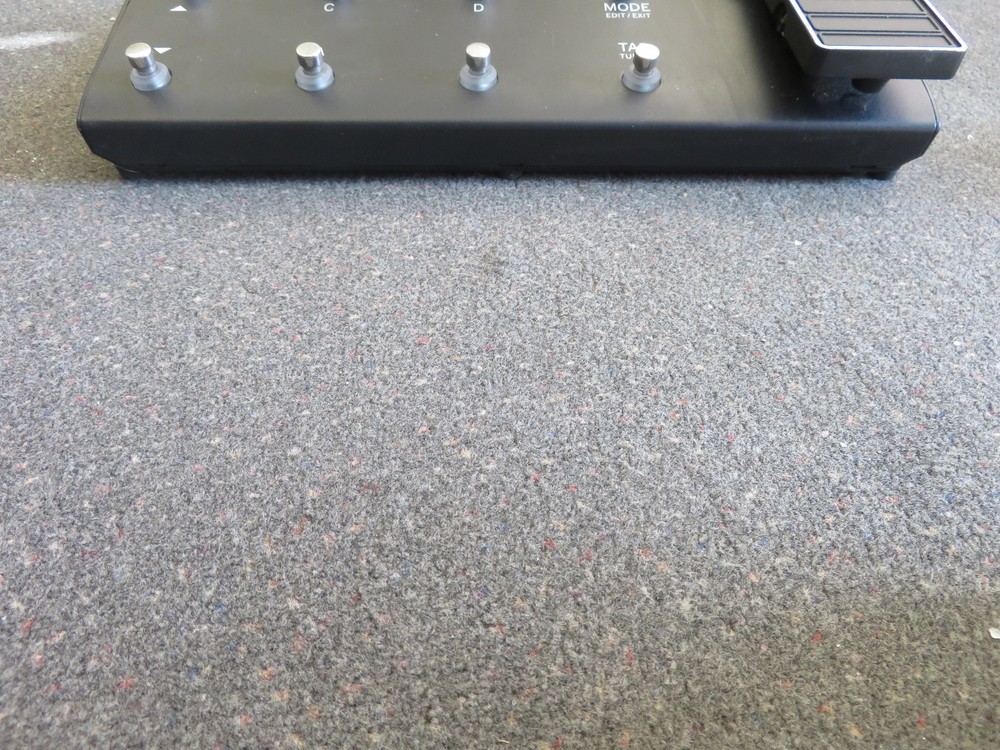 Black Line 6 Pod Go Wireless Guitar Multi-Effects Processor Pedal