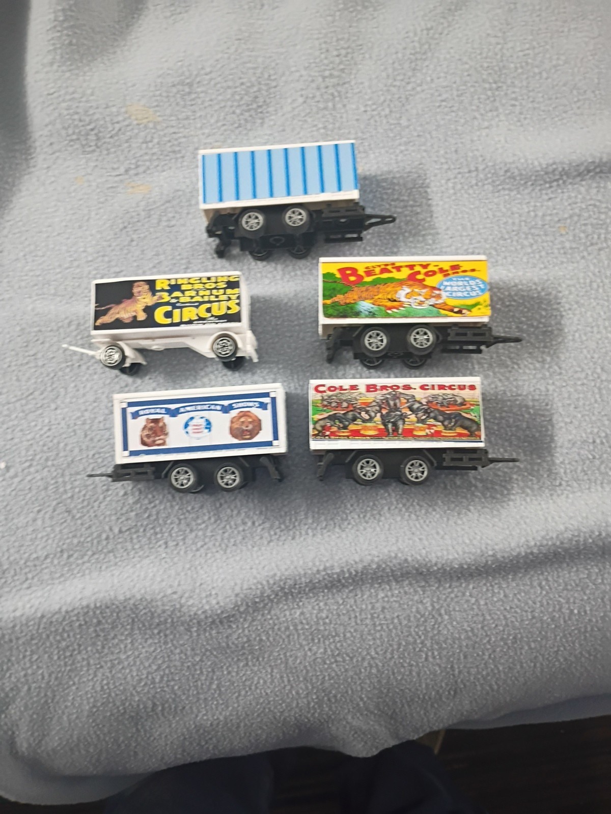 5 Different HO Scale Circus Wagons