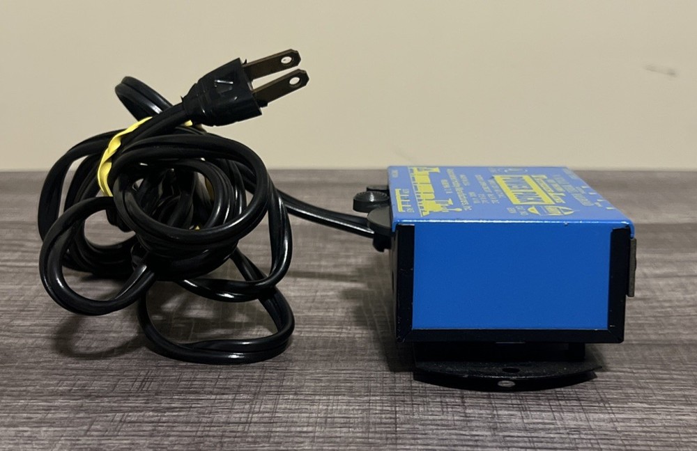 AHM Thunder Line N Scale Model Railroad Model 70105 Power Pack Untested As Is