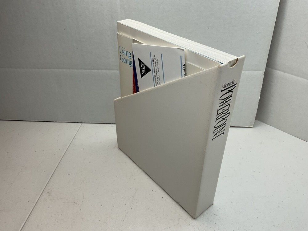 Microsoft PowerPoint Handbook: Presentation Graphics Program - Paperback 1992