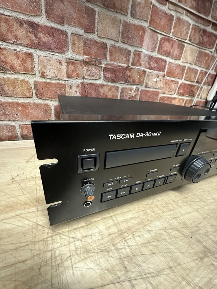 Tascam DA-30 MkII Professional DAT Deck ~ Unit Powers On **UNTESTED**
