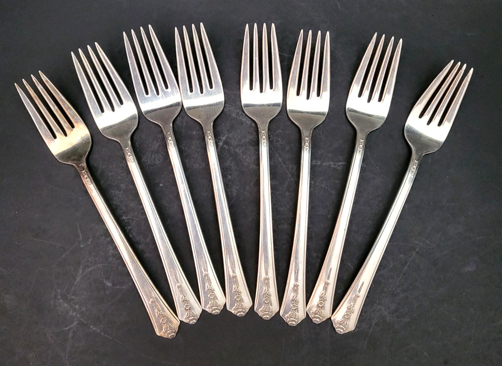 Holmes & Edwards Inlaid I|S Spring Garden -57 piece Silverware Set Naken's Chest