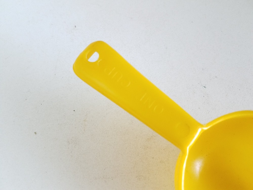 1 Cup Plastic Scoop Vintage Yellow