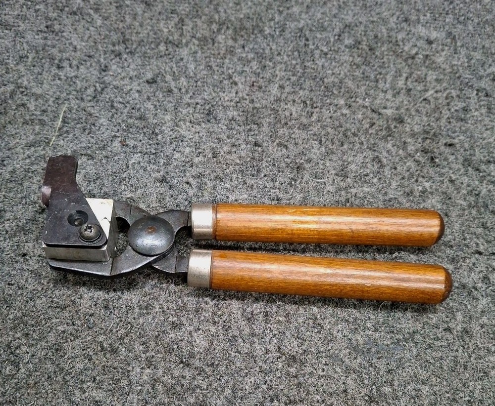 Lee 562 RB Bullet Mold. Bx1