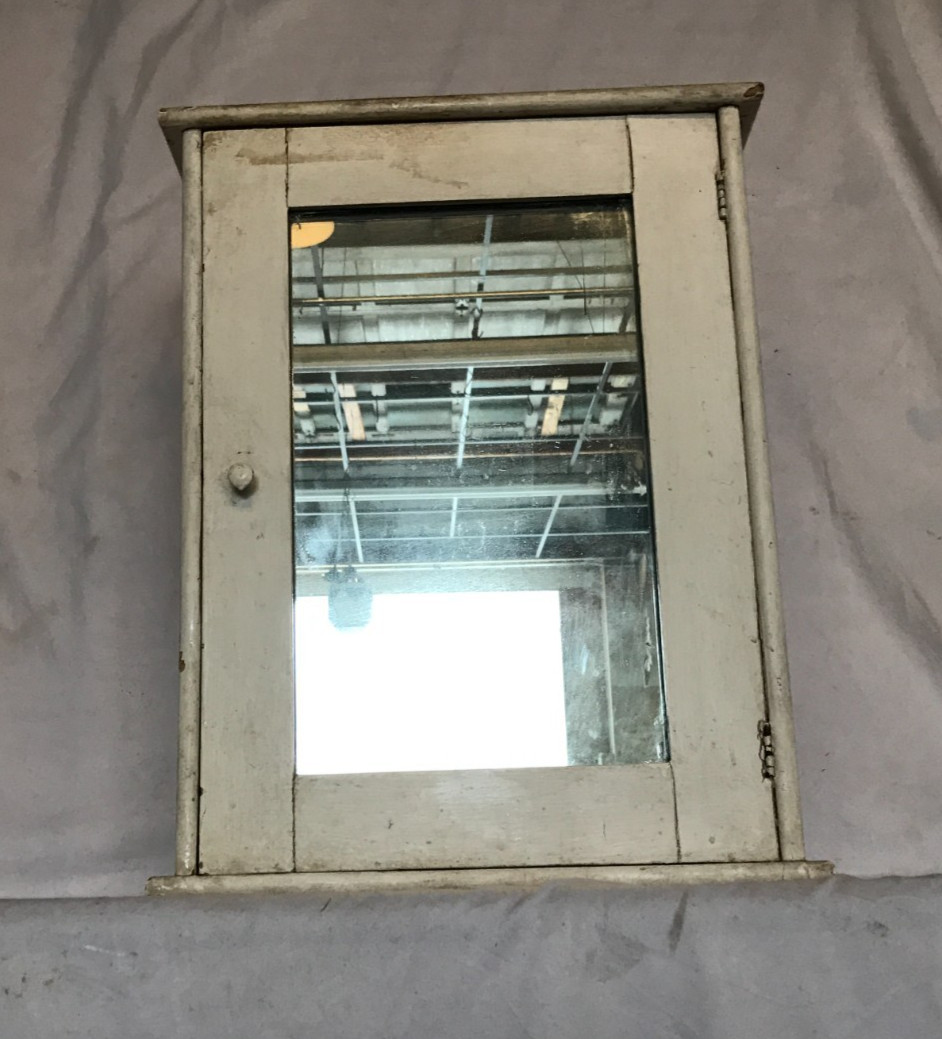 VTG Shabby White 17x21 Wood Wall Mounted Medicine Cabinet Chic Old 479-26B