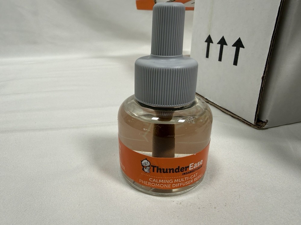 (6)ThunderEase Calming Diffuser Refill Pheromones For Cat 30 Day Refill READ