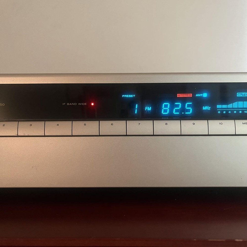 Marantz AM/FM tuner “ST-50”