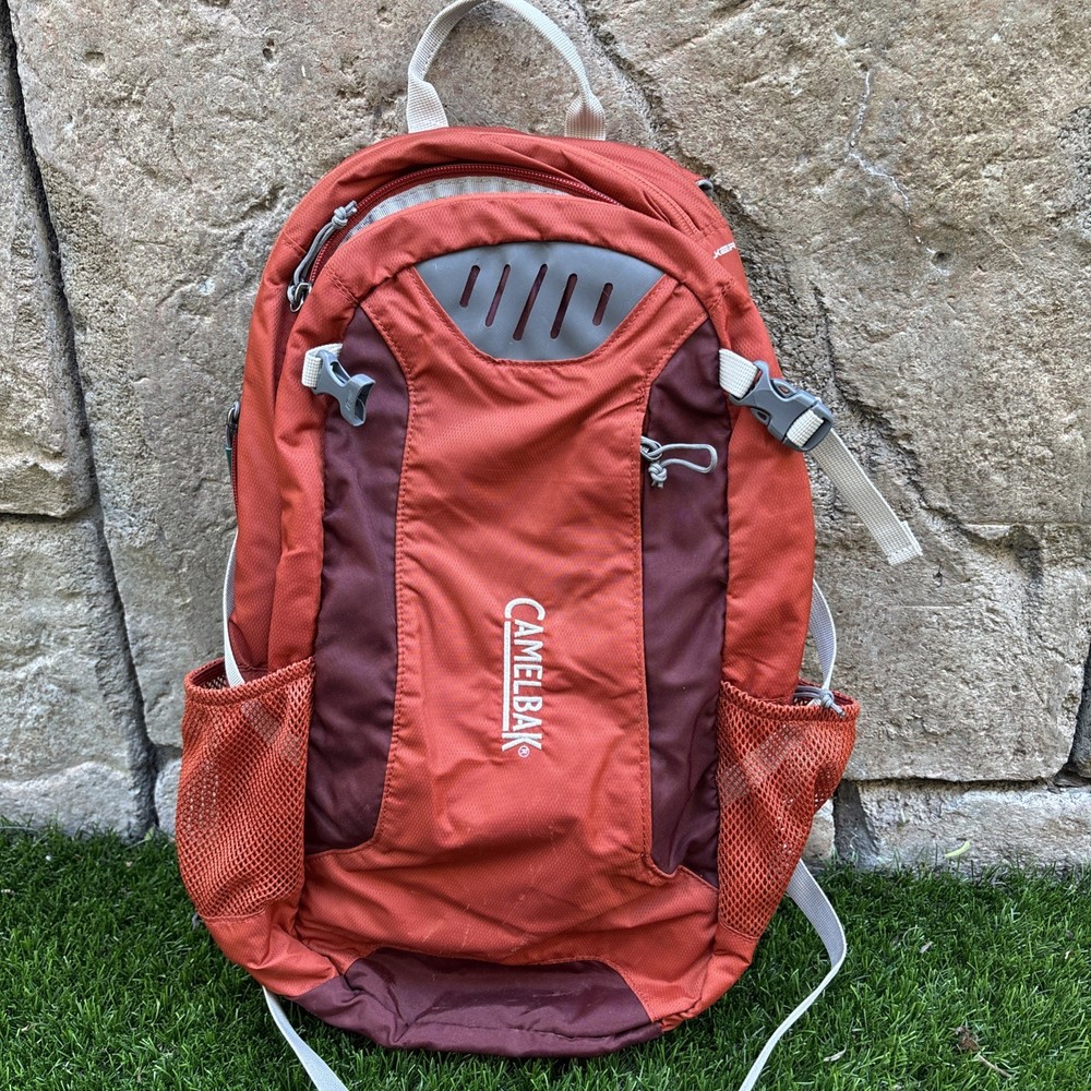 Camelback Cloud Walker Hydration Black Backpack w/Reservoir Bladder Hiking