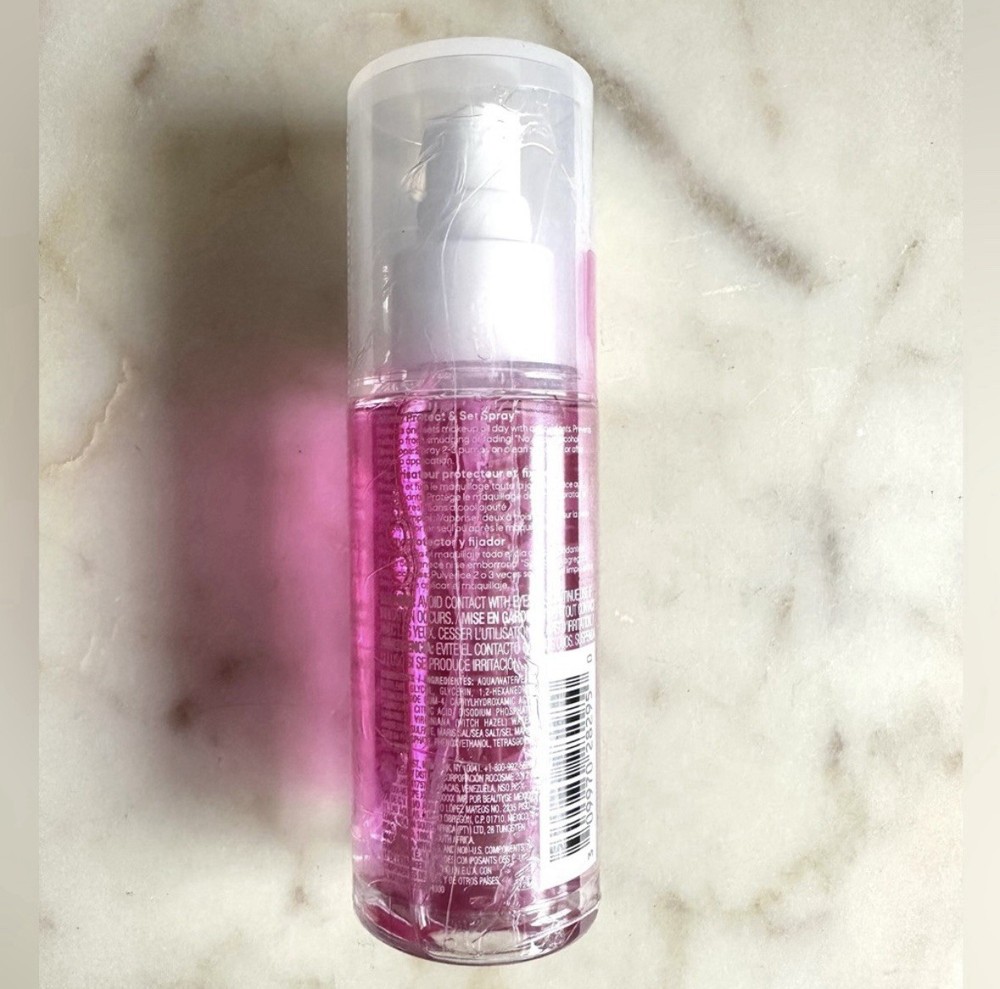 Almay Protect & Set Setting Spray. 2.7 fl.oz. Brand New.