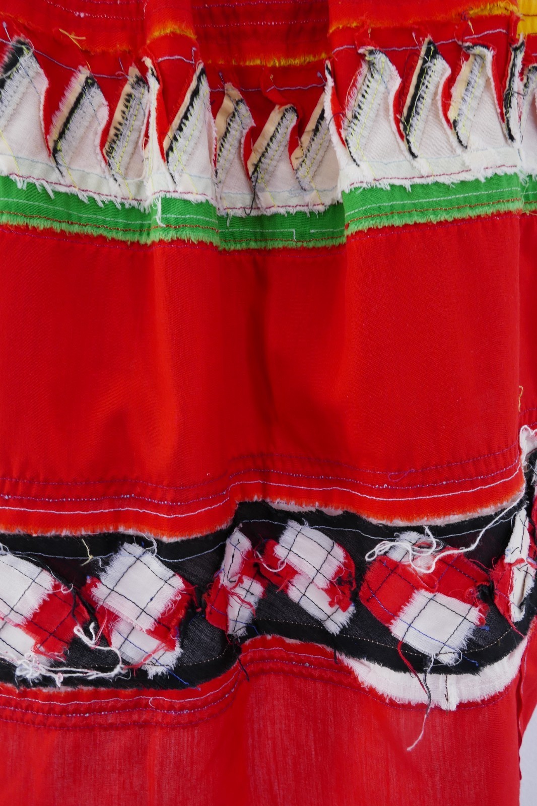 VINTAGE SEMiNOLE MiCCOSUKEE NATiVE AMERiCAN HANDMADE PATCHWORK RiC RAC APRON