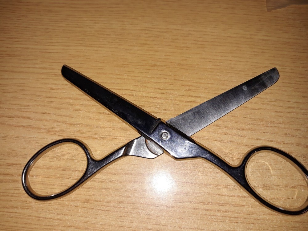 Klein Tools 446 Heritage Cutlery 6" Safety Scissors with Large Ring No. 46 SHARP