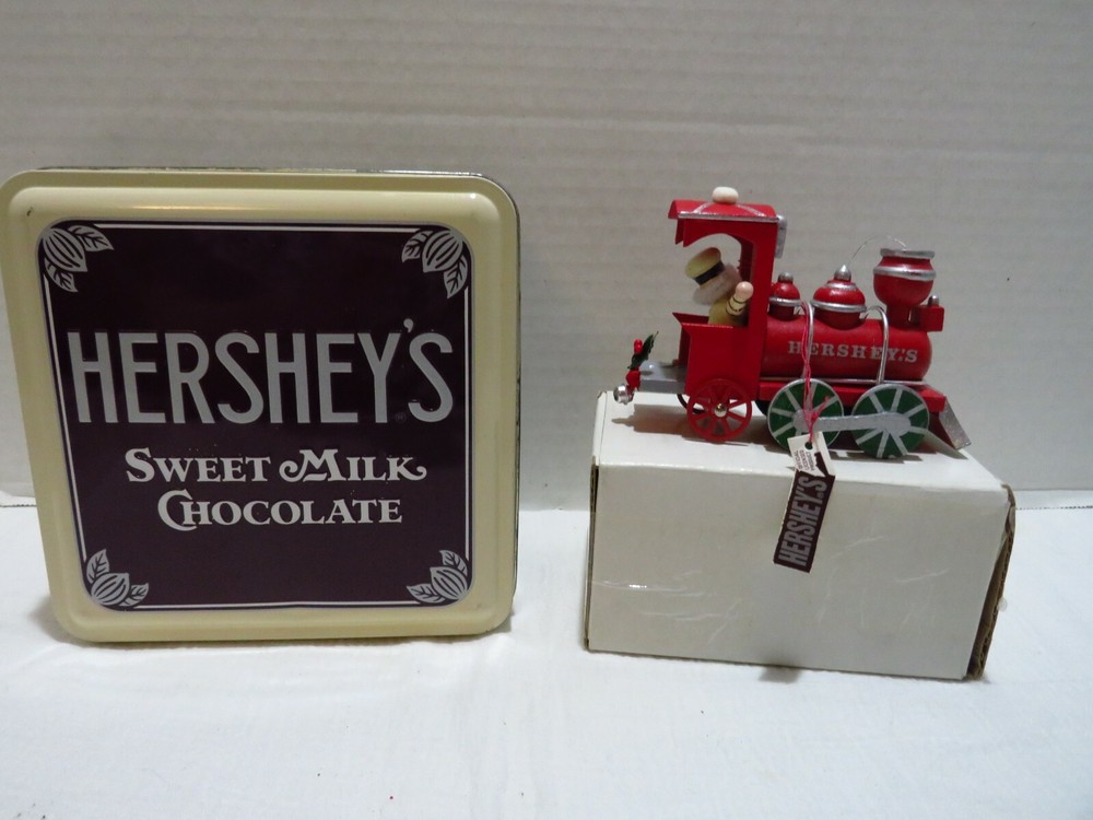 VTG HERSHEYS WOOD TRAIN ENGINE WITH HERSHEYS TIN