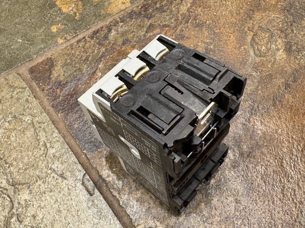 Klockner MOELLER PKZM0-1.6 MANUAL MOTOR STARTER Controller