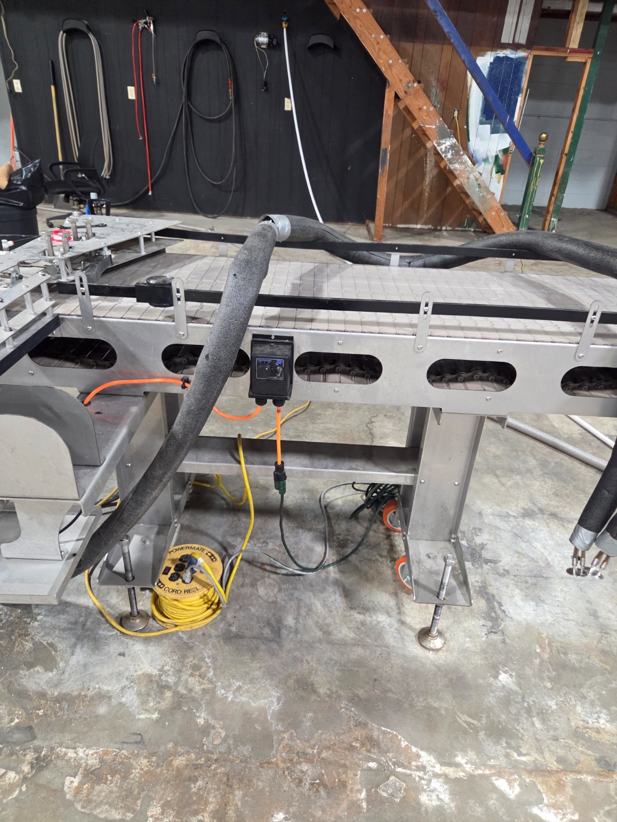 microcanner MC FLEX canning line with conveyor belt