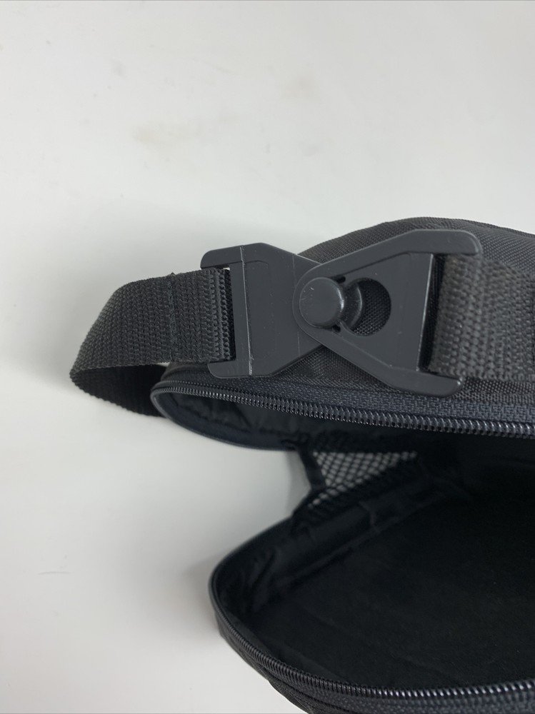 vintage case logic profile 1 pocket case-holds CD’s, Camera, Small Electronics