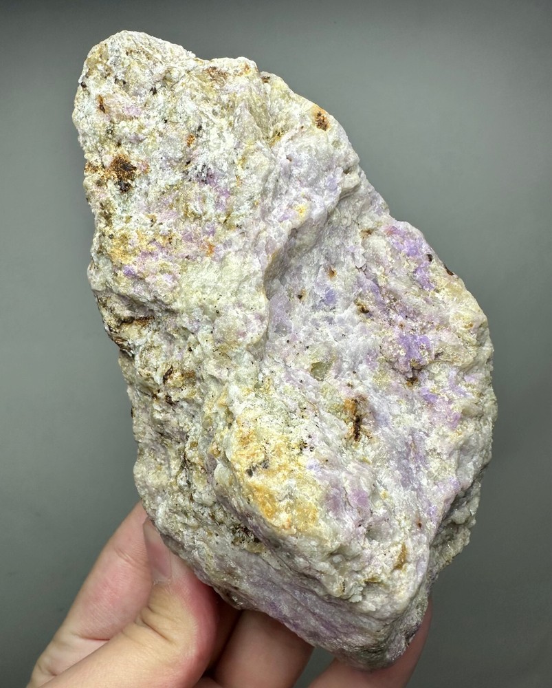 675 Gr. Fluorescent Phosphorescent Tenebrescent Hackmanite, Richterite, Unknown
