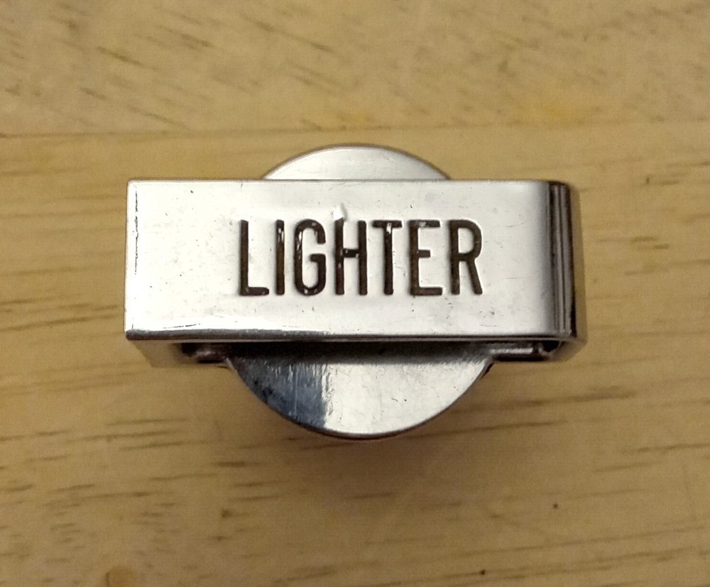 VINTAGE CASCO CIGARETTE LIGHTER (CHROME)
