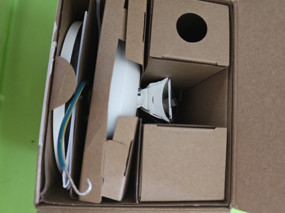 Ring Hardwired Kit for Cameras White Adapter Junction Box Plate Hardware