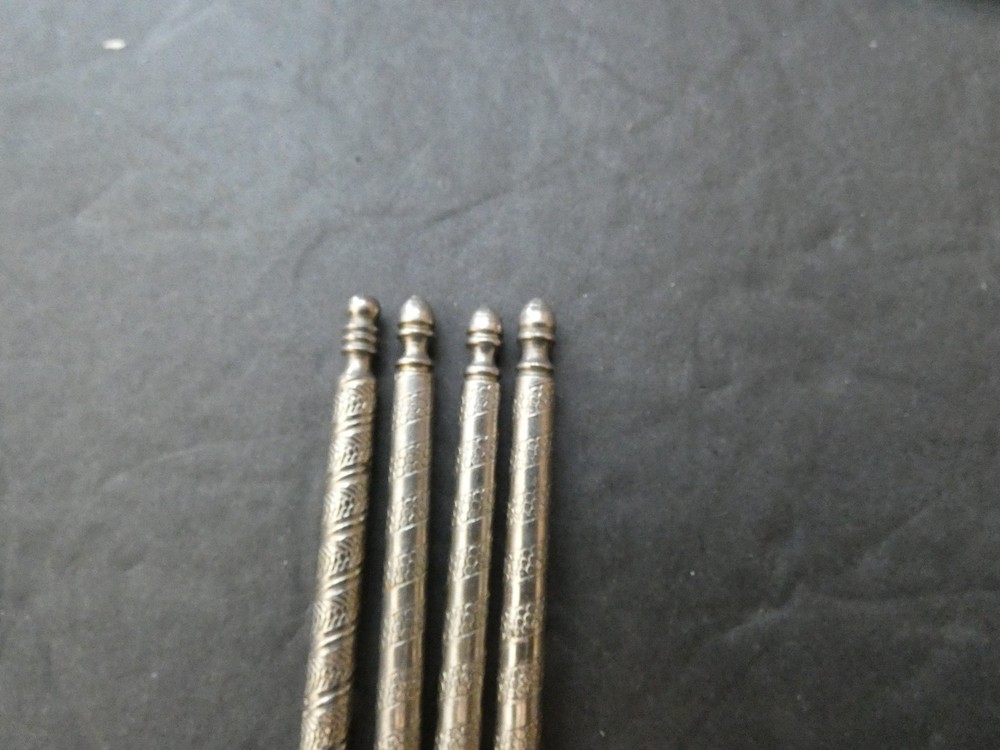 VINTAGE LOT 4 NUT PICKS
