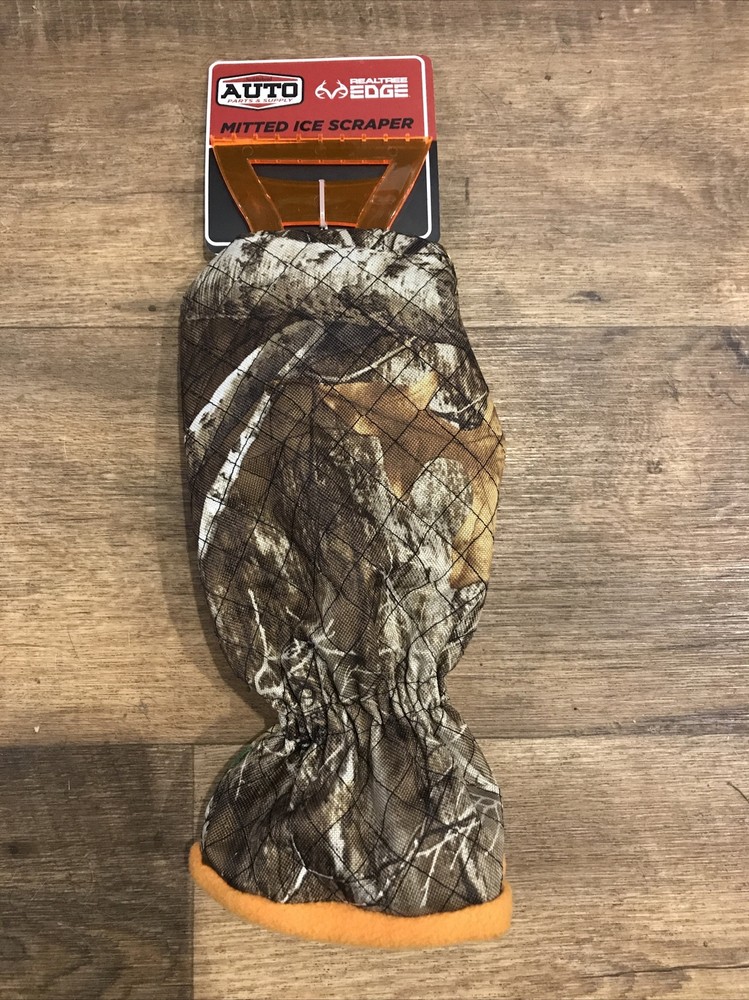 Realtree Edge Mitted Ice Scraper