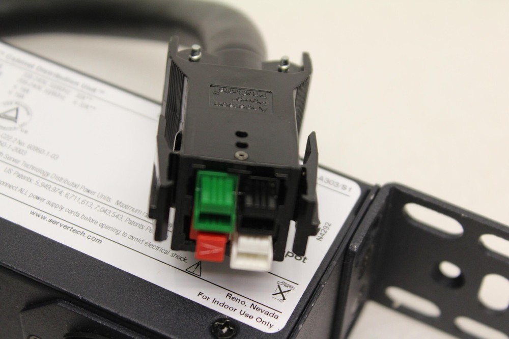 CB-4V2-A303/S1 Server Tech Smart SENTRY CABINET DISTRIBUTION UNIT