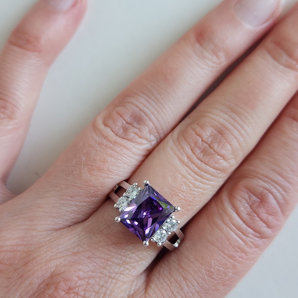 Silver Tone Amethyst & White Topaz Ring Size 7 – 4.3g