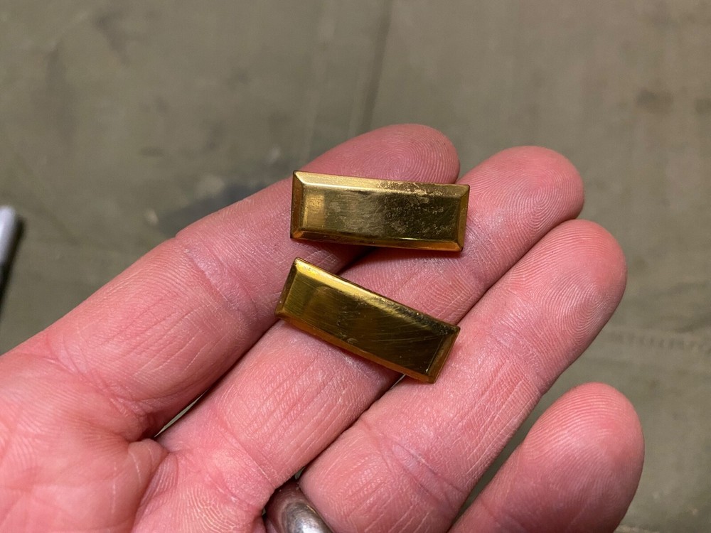 ORIGINAL WWII US ARMY OFFICER 2ND LIEUTENANT JACKET, SHIRT COLLAR INSIGNIA LOT