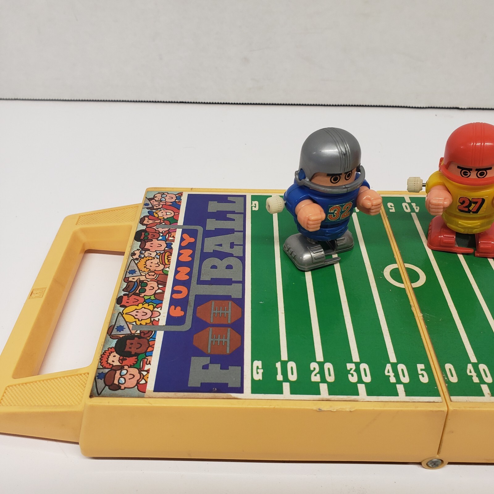 VINTAGE 1981 TOMY FUNNY FOOTBALL WIND UP TOY GAME Missing Footballs