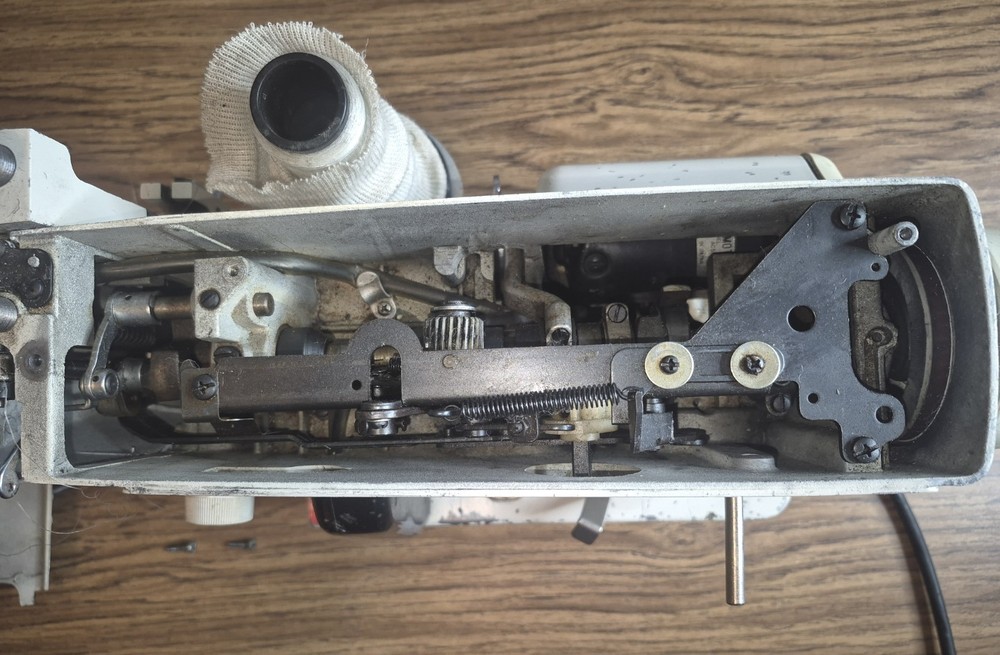 NC N-C CARPET BINDER SEWING MACHINE - MODEL PBT-A - WORKING