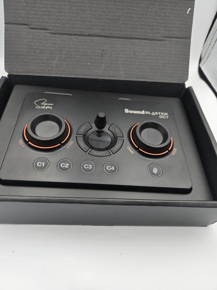 CREATIVE SOUND BLASTER GC7 GAME STREAMING USB DAC WITH CABLES OPEN BOX