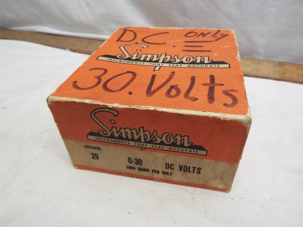 Simpson Model 29 0-30 Volts DC Meter Gauge in Box Electrical Gage Panel Tool