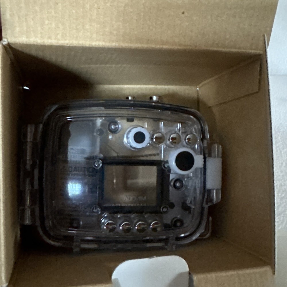 MINOLTA MARINE CASE MC-DG200 - NEW CASE W/STRAP & BOOK