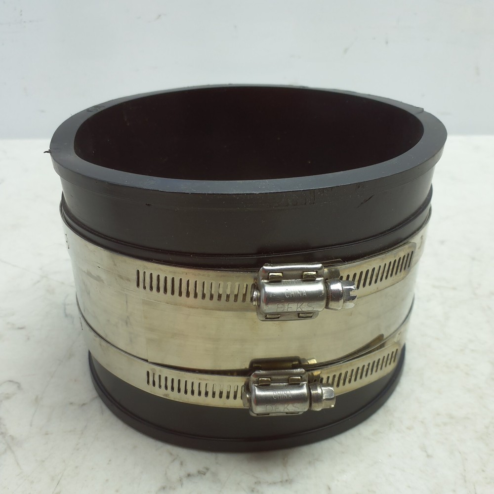 Shielded Transition Coupling 4" Pipe Size PVC DX1001-44SR *MISSING 2 CLAMPS
