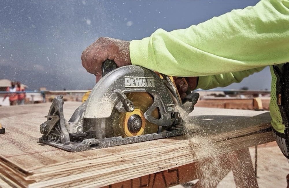 DEWALT FLEXVOLT 60V Max 7-1/4” Circular Saw Tool Only DCS577B