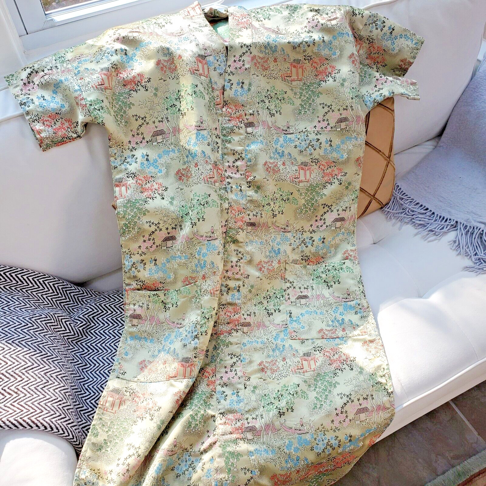 Greater Shanghai Hi-Low Kimono House Dress Vintage V-Neck Gold Brocade Size L