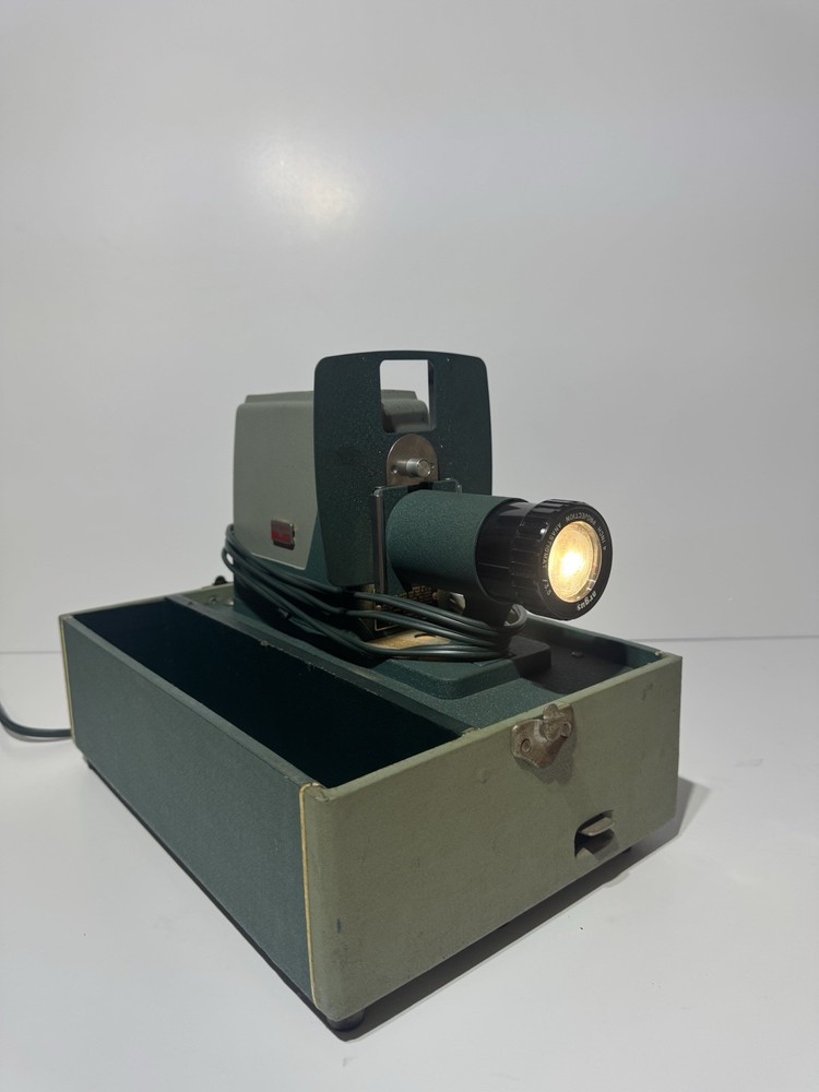 Vintage Argus 300 Projector With Case - Tested Working