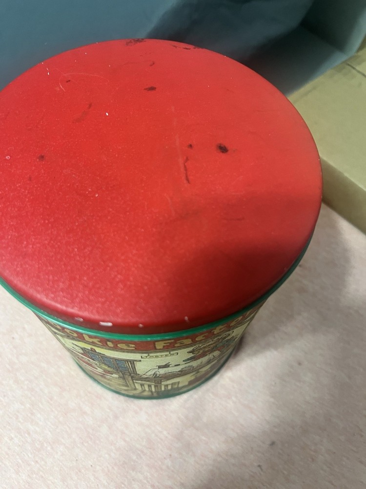 BEAUTIFUL CHRISTMAS EDITION TIN