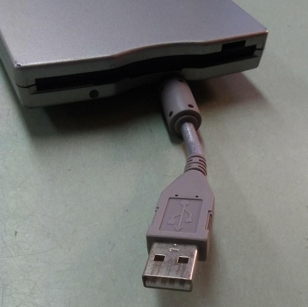 SmartDisk FDUSB-TM2 USB External 3.5" Floppy Disk Drive
