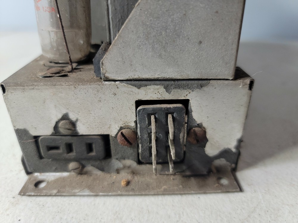 Vintage LEAR POWER SUPPLY UNIT MODEL VCA-2D untested