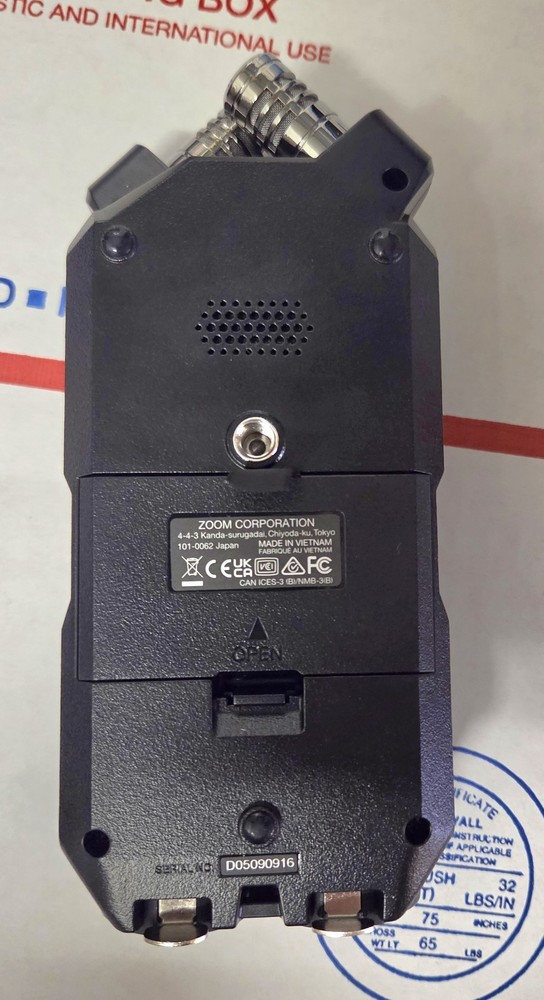 Zoom H4essential Handy Recorder 32-Bit Float 4-Track Handheld Digital Bundle