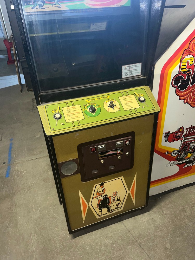 TORNADO BASEBALL ARCADE MACHINE by MIDWAY 1976 (Excellent Condition)