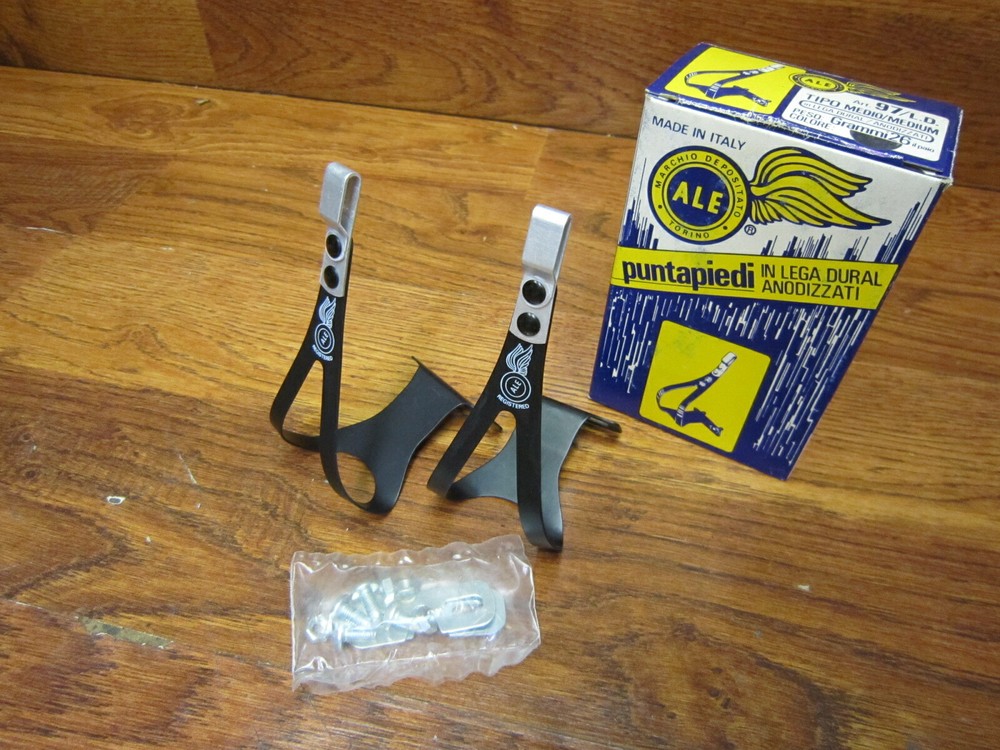NOS ALE TOE CLIPS - MATTE BLACK ANODIZED ALLOY - MEDIUM - 97 L.D.