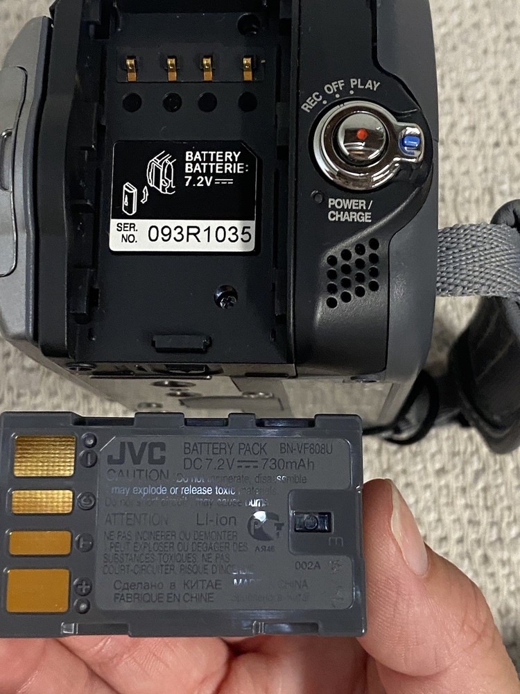 JVC GR-D850 Digital Video Camera Handheld Widescreen UNTESTED AS IS