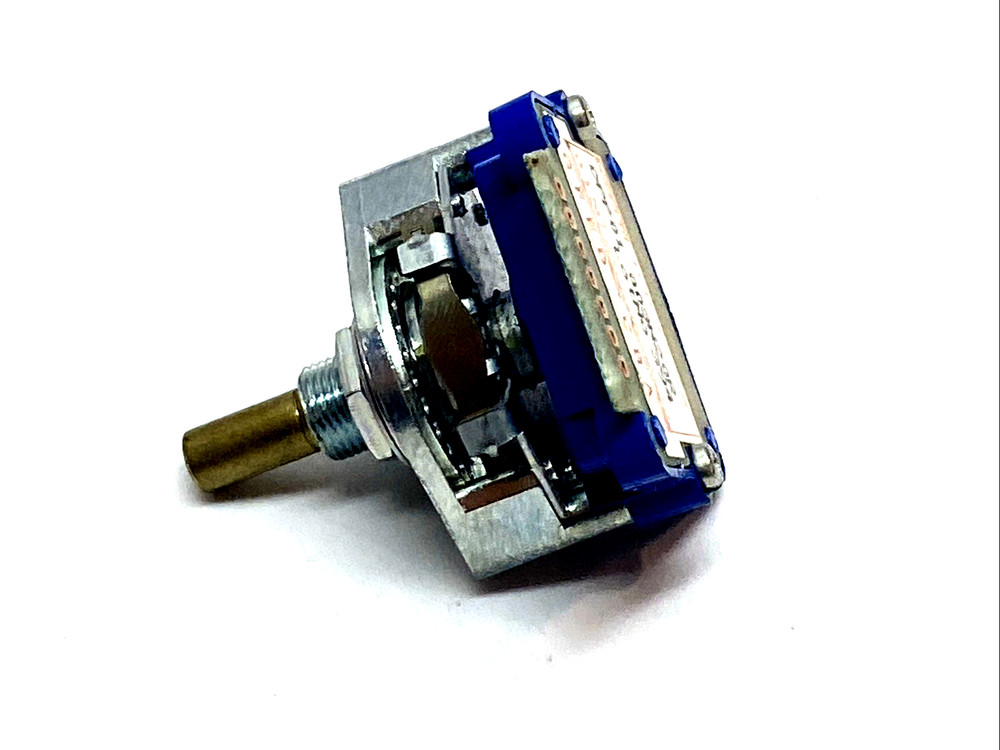 Tosoku DPP01-003N20R Rotary Code Switch 30° 12-Position Round Shaft