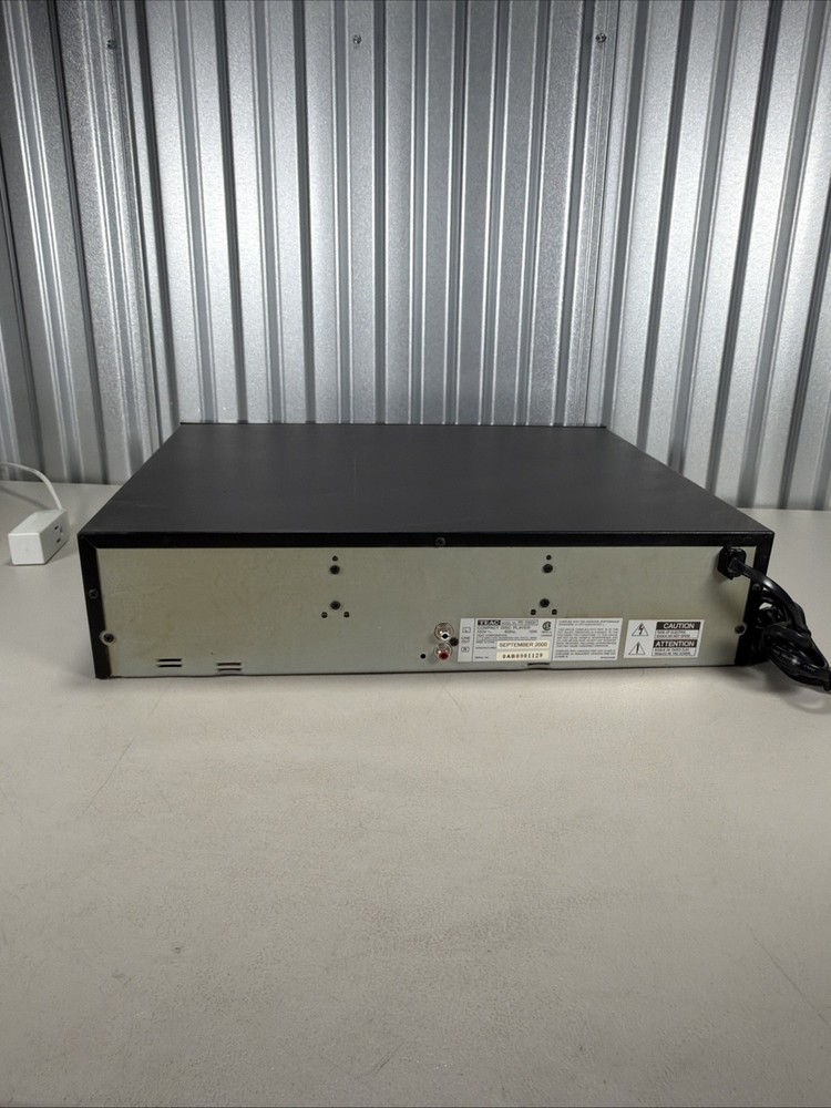 TEAC PD-D5691 5-Disc Compact Disc Multiplayer - Works!