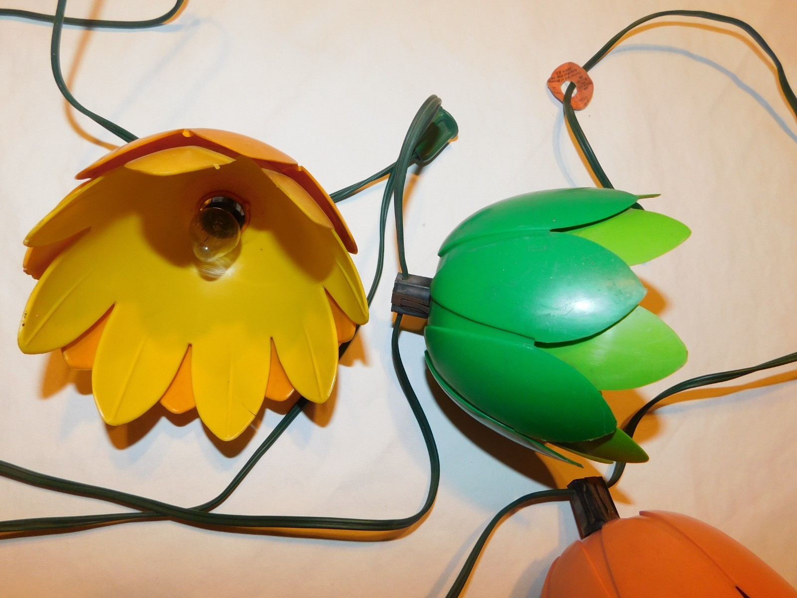 VTG NOMA BLOW MOLD TULIP TIKI OUTDOOR LIGHT STRING LIGHTS 14 ft CAMP PATIO RV