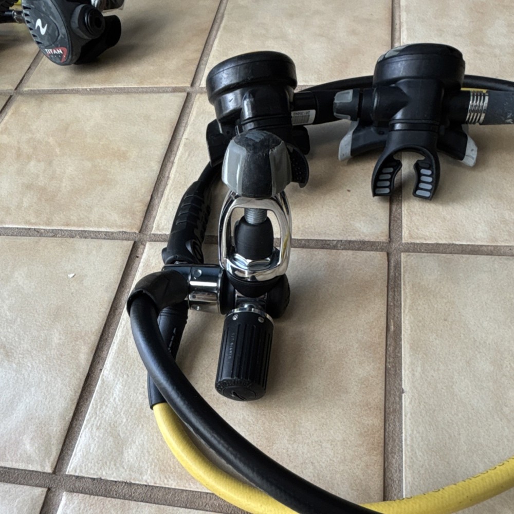 Atomic Aquatics M1 & Oceanic Alpha 7 Scuba Regulators Set