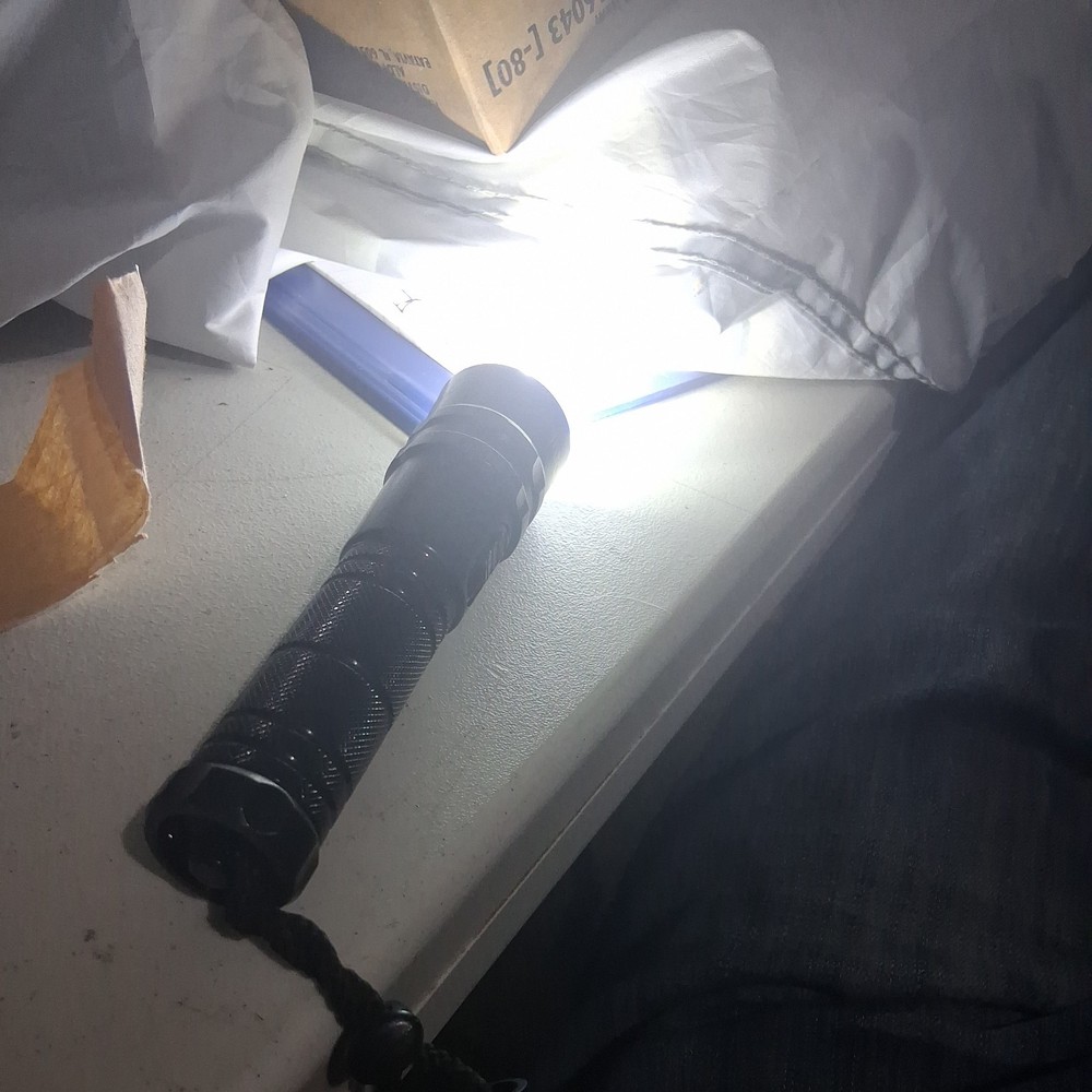 INTOVA LIGHT WATERPROOF TORCH DIVERS LED LIGHT