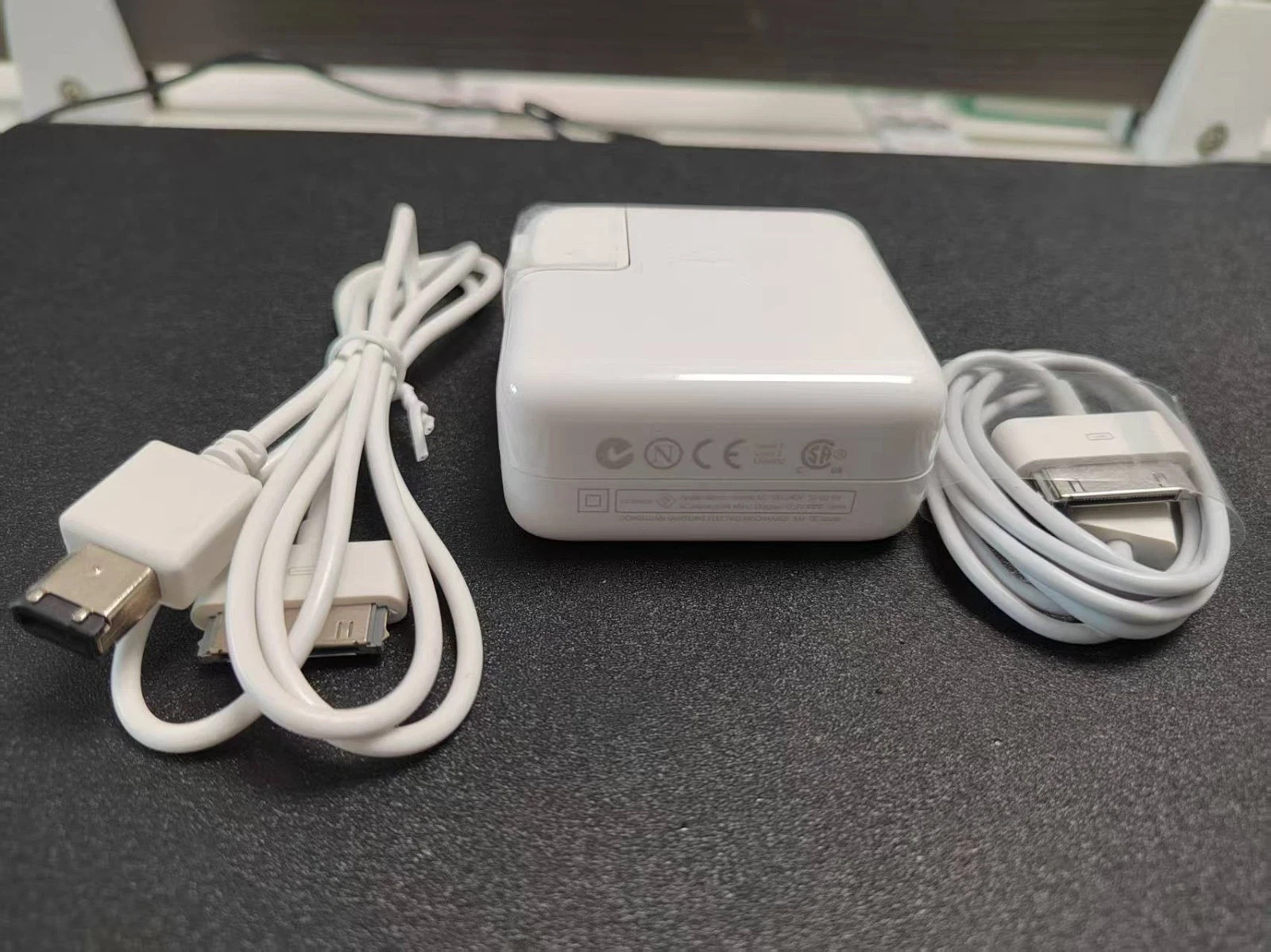 A1070 Apple iPod Power Adapter 30Pin to 6Pin FW Firewire Cable Cord For A1040