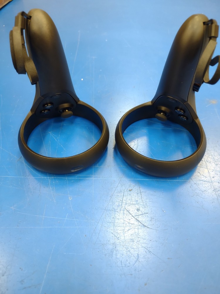 Oculus Rift S VR Headset with Controllers